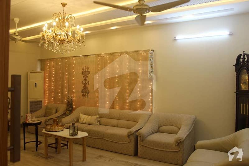 لیک سٹی ۔ سیکٹر ایم ۔ 3 لیک سٹی رائیونڈ روڈ لاہور میں 6 کمروں کا 2 کنال مکان 7 کروڑ میں برائے فروخت۔