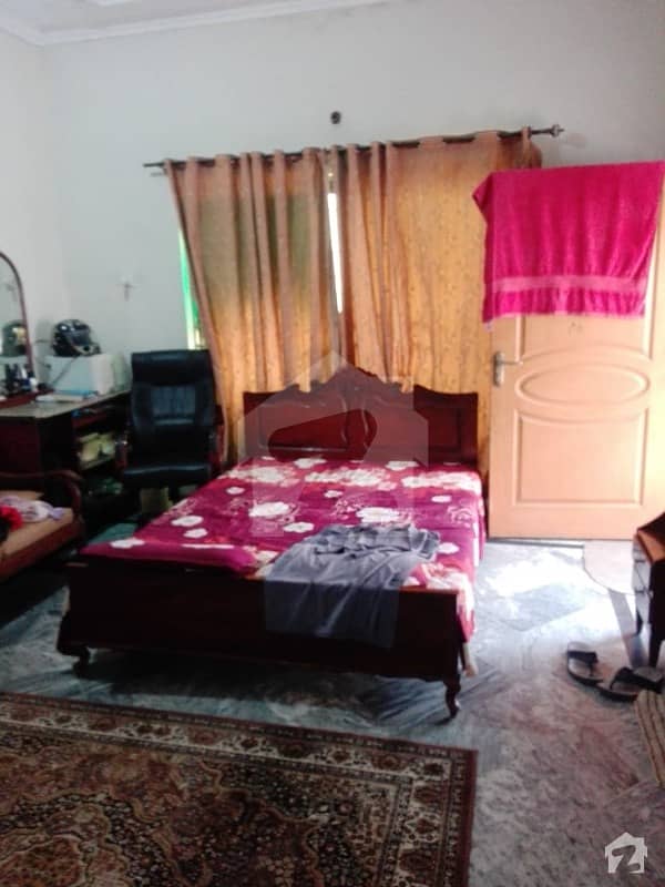 پی آئی اے ہاؤسنگ سکیم ۔ بلاک ای پی آئی اے ہاؤسنگ سکیم لاہور میں 5 کمروں کا 10 مرلہ مکان 1.95 کروڑ میں برائے فروخت۔