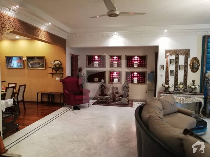 ڈی ایچ اے فیز 2 - بلاک ایس فیز 2 ڈیفنس (ڈی ایچ اے) لاہور میں 5 کمروں کا 2 کنال مکان 7.5 کروڑ میں برائے فروخت۔