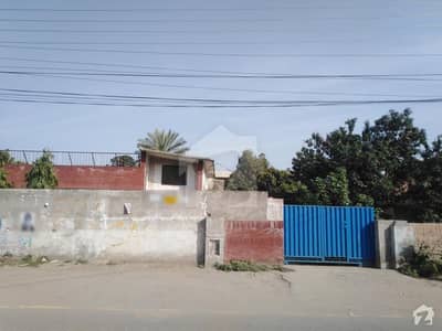 کالج روڈ لاہور میں 6 کمروں کا 2 کنال مکان 13 کروڑ میں برائے فروخت۔ کالج روڈ لاہور میں 6 کمروں کا 2 کنال مکان 13 کروڑ میں برائے فروخت۔