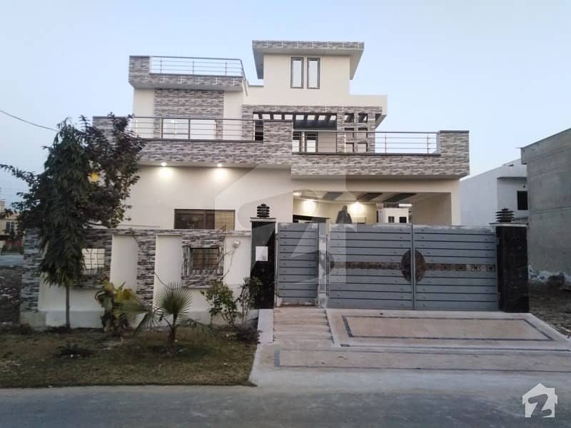 گرین کیپ ہاؤسنگ سکیم لاہور میں 5 کمروں کا 10 مرلہ مکان 1.4 کروڑ میں برائے فروخت۔