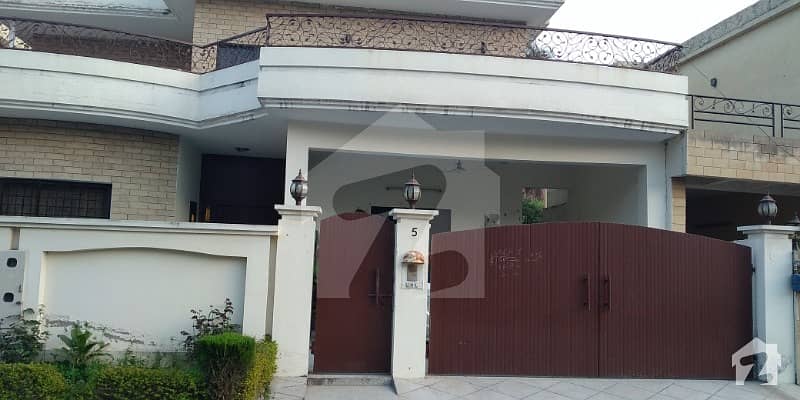 1 Kanal House For Rent