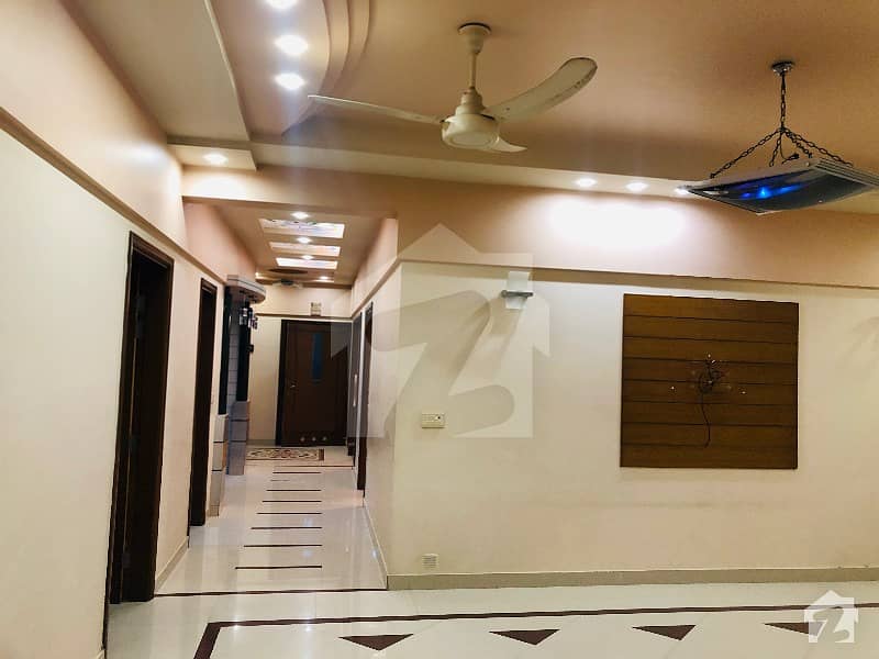فریرے ٹاؤن کراچی میں 4 کمروں کا 11 مرلہ فلیٹ 4.25 کروڑ میں برائے فروخت۔