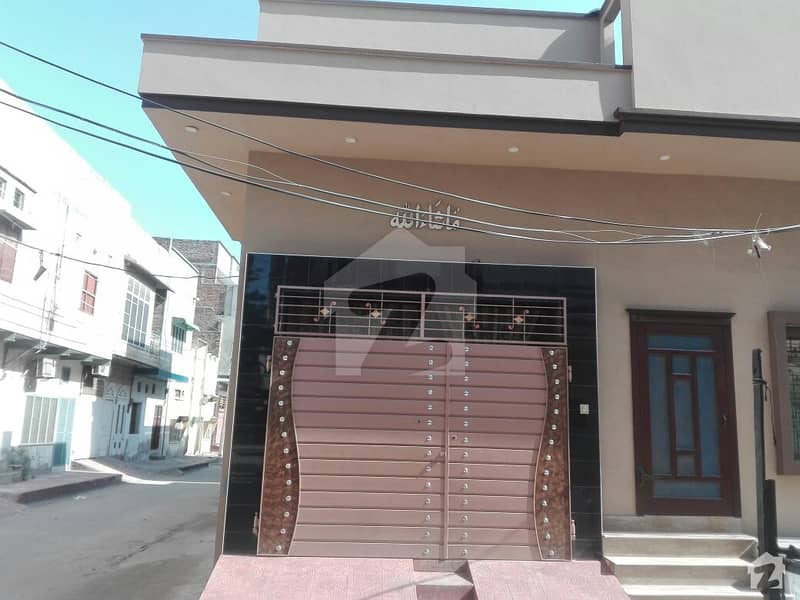 غلام محمد آباد فیصل آباد میں 2 کمروں کا 4 مرلہ مکان 1 کروڑ میں برائے فروخت۔