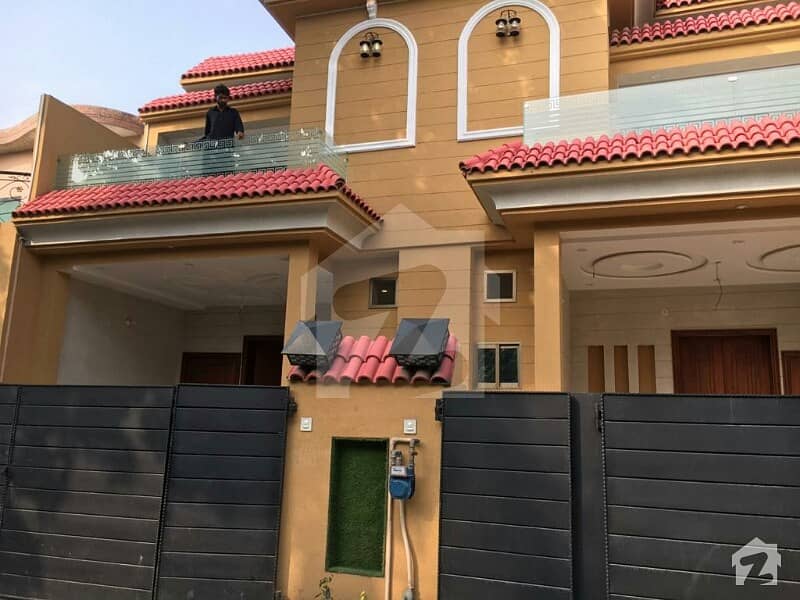 علی پارک کینٹ لاہور میں 3 کمروں کا 5 مرلہ مکان 1.3 کروڑ میں برائے فروخت۔ علی پارک کینٹ لاہور میں 3 کمروں کا 5 مرلہ مکان 1.3 کروڑ میں برائے فروخت۔
