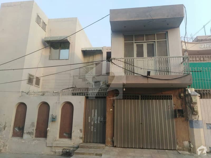 شہباز ٹاؤن فیصل آباد میں 5 کمروں کا 6 مرلہ مکان 1.3 کروڑ میں برائے فروخت۔