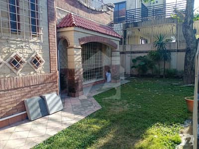 ایف ۔ 7 اسلام آباد میں 6 کمروں کا 1.33 کنال مکان 5 لاکھ میں کرایہ پر دستیاب ہے۔ ایف ۔ 7 اسلام آباد میں 6 کمروں کا 1.33 کنال مکان 5 لاکھ میں کرایہ پر دستیاب ہے۔
