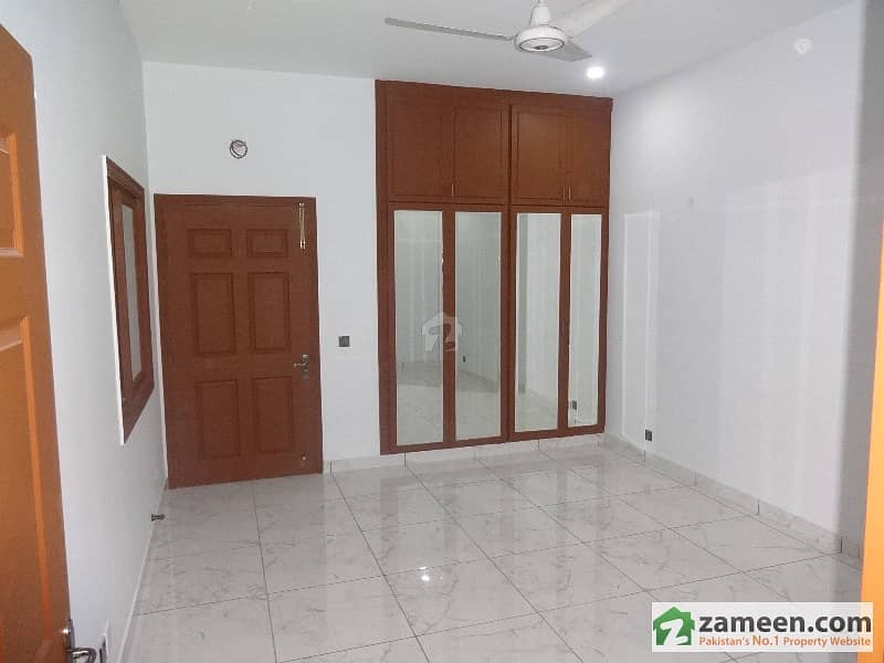 200 Sq Yards Luxury Portion Available For Rent - Near Altamash Institute Of Dental Medicine DHA Phase 4