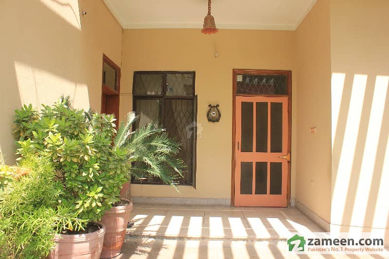 1 Kanal Self Constructed Bungalow For Sale Garden Town Lahore Garden