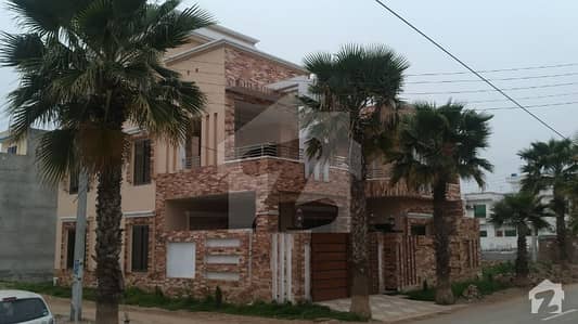 صوفی سٹی منڈی بہاؤالدین میں 5 کمروں کا 10 مرلہ مکان 2.2 کروڑ میں برائے فروخت۔