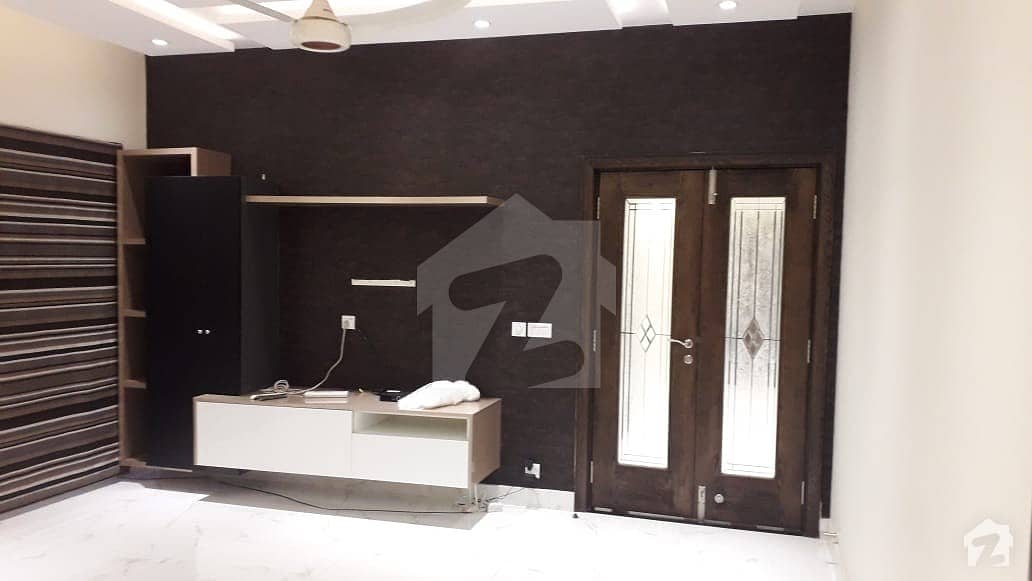 خدا بخش کالونی کینٹ لاہور میں 5 کمروں کا 1 کنال مکان 1.5 لاکھ میں کرایہ پر دستیاب ہے۔