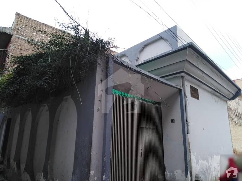 عید گاہ روڈ پشاور میں 2 کمروں کا 5 مرلہ مکان 15 ہزار میں کرایہ پر دستیاب ہے۔