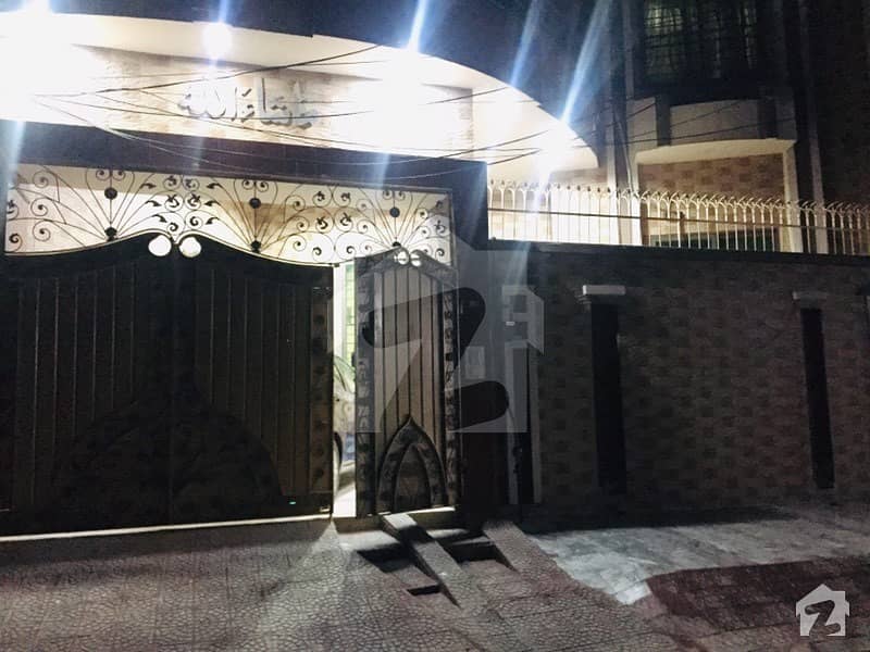 گلشن حیات فیصل آباد میں 3 کمروں کا 6 مرلہ مکان 1.6 کروڑ میں برائے فروخت۔