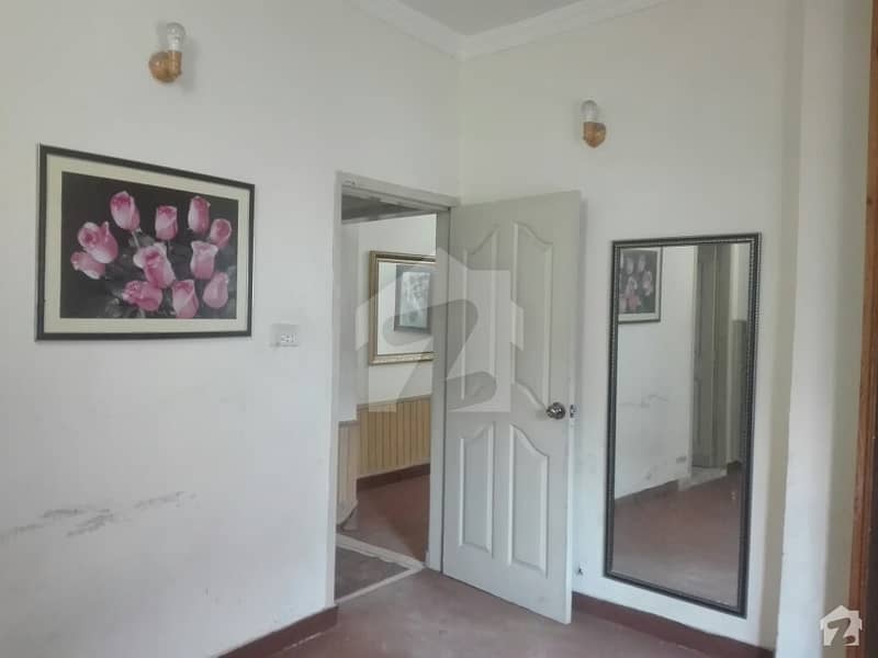Well Built Apartment Available In Good Location Well Built Apartment Available In Good Location
