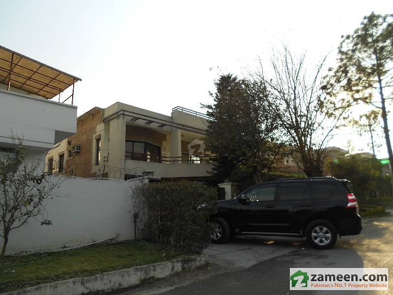 500 Sq Yard House For Sale In Sector F-7 Islamabad