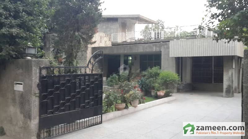 2 Kanal Used Bungalow For Sale
