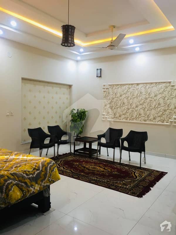 ڈی ایچ اے فیز 7 - بلاک ٹی فیز 7 ڈیفنس (ڈی ایچ اے) لاہور میں 5 کمروں کا 1 کنال مکان 3.7 کروڑ میں برائے فروخت۔