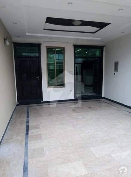 جناح گارڈنز فیز 1 جناح گارڈنز ایف ای سی ایچ ایس اسلام آباد میں 4 کمروں کا 7 مرلہ مکان 1.35 کروڑ میں برائے فروخت۔