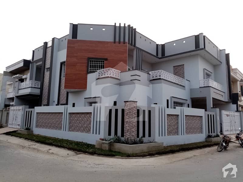 رزاق ولاز ہاؤسنگ سکیم ساہیوال میں 6 کمروں کا 12 مرلہ مکان 2.5 کروڑ میں برائے فروخت۔
