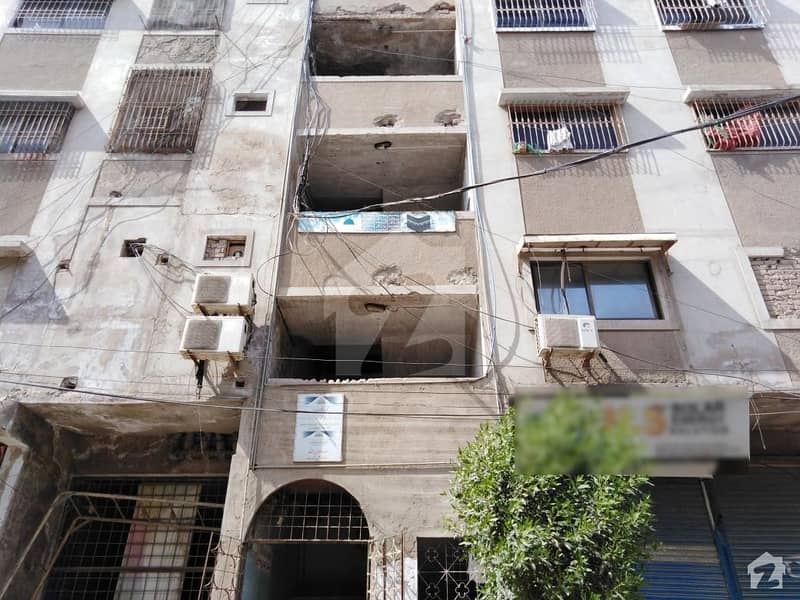 1600 Sq Feet Flat For Sale Available In Latifabad No 7