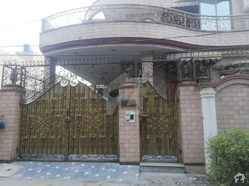 عامر ٹاؤن ہربنس پورہ لاہور میں 10 مرلہ مکان 2.5 کروڑ میں برائے فروخت۔