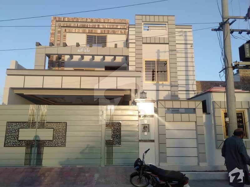 ابوظہبی روڈ رحیم یار خان میں 8 کمروں کا 10 مرلہ مکان 1.65 کروڑ میں برائے فروخت۔