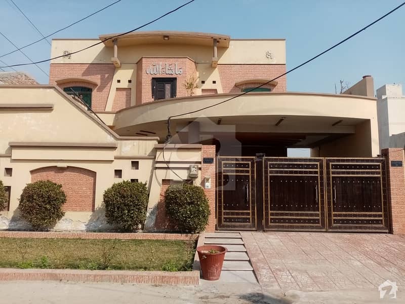 11 Marla House Available At Good Location Khayaban E Green Satiana Road