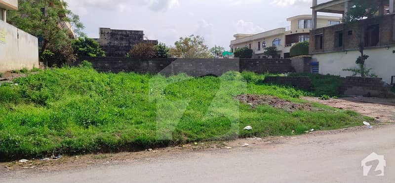 30 Marla Commercial Plot In Prime Location Of Pwd Islamabad