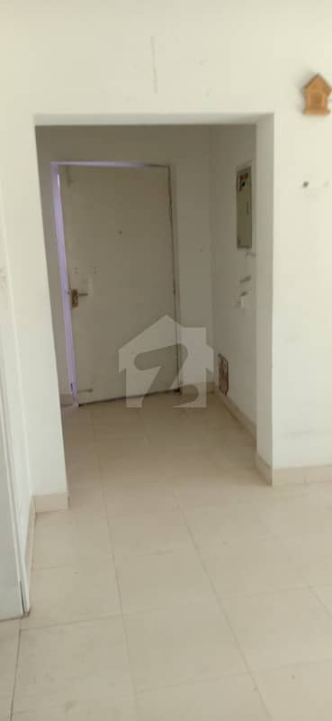 G113 Flat For Rent D Type 900 Sq Feet Excellent Location