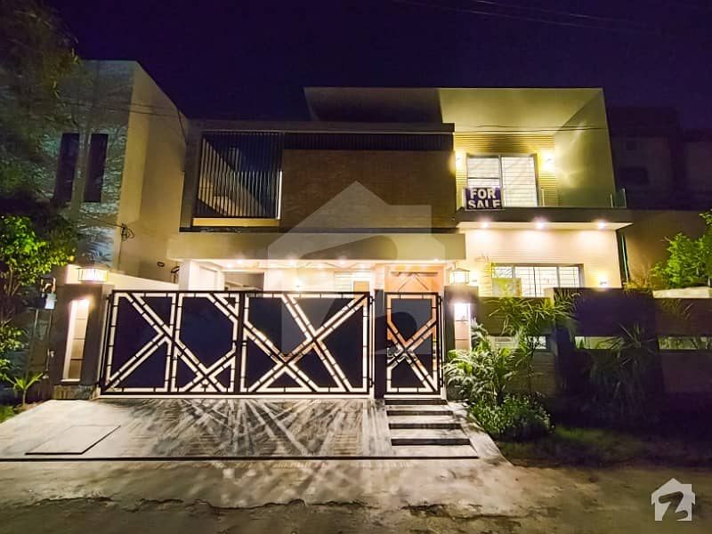 10 Marla German Style Luxurious Bungalow For Sale 10 Marla German Style Luxurious Bungalow For Sale
