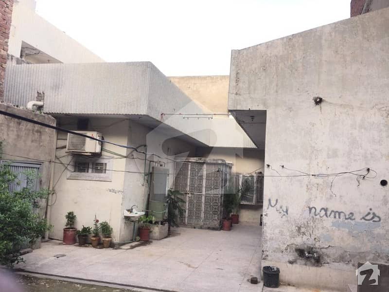 داروغے والا لاہور میں 4 کمروں کا 17 مرلہ مکان 2.25 کروڑ میں برائے فروخت۔