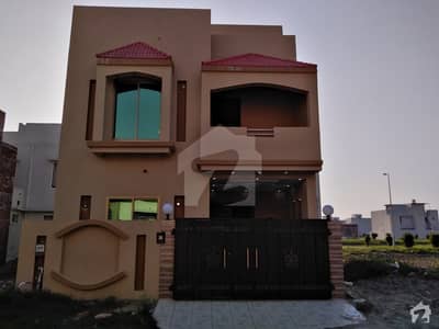سٹی ہاؤسنگ سوسائٹی - بلاک بی سٹی ہاؤسنگ سوسائٹی سیالکوٹ میں 5 مرلہ مکان 80 لاکھ میں برائے فروخت۔ سٹی ہاؤسنگ سوسائٹی - بلاک بی سٹی ہاؤسنگ سوسائٹی سیالکوٹ میں 5 مرلہ مکان 80 لاکھ میں برائے فروخت۔