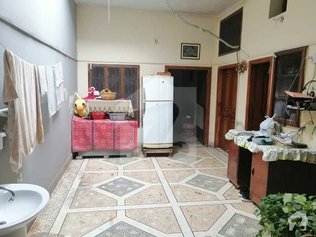 Old 4 Marla Single Storey House Available For Sale