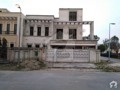 بحریہ نشیمن ۔ زِنیا بحریہ نشیمن لاہور میں 5 کمروں کا 11 مرلہ مکان 1.25 کروڑ میں برائے فروخت۔ بحریہ نشیمن ۔ زِنیا بحریہ نشیمن لاہور میں 5 کمروں کا 11 مرلہ مکان 1.25 کروڑ میں برائے فروخت۔