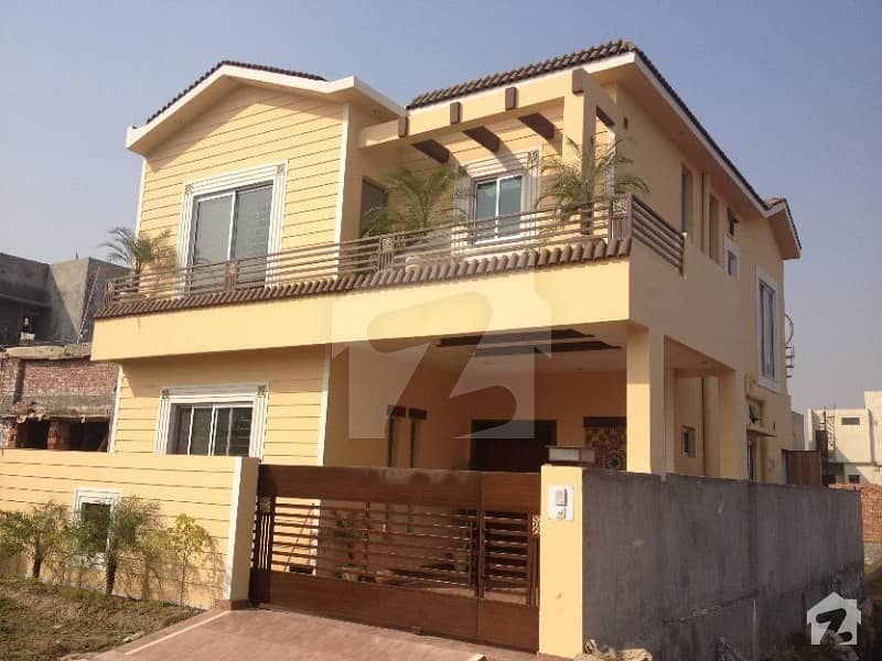 10 Marla House Available For Rent In Bahria Town Phase 8 Sector F1