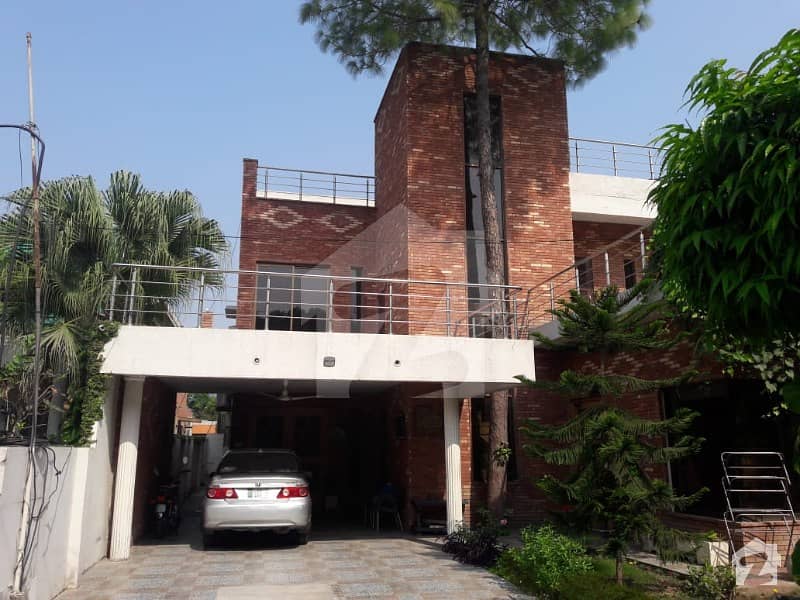 طفیل روڈ کینٹ لاہور میں 2 کمروں کا 1.35 کنال بالائی پورشن 75 ہزار میں کرایہ پر دستیاب ہے۔