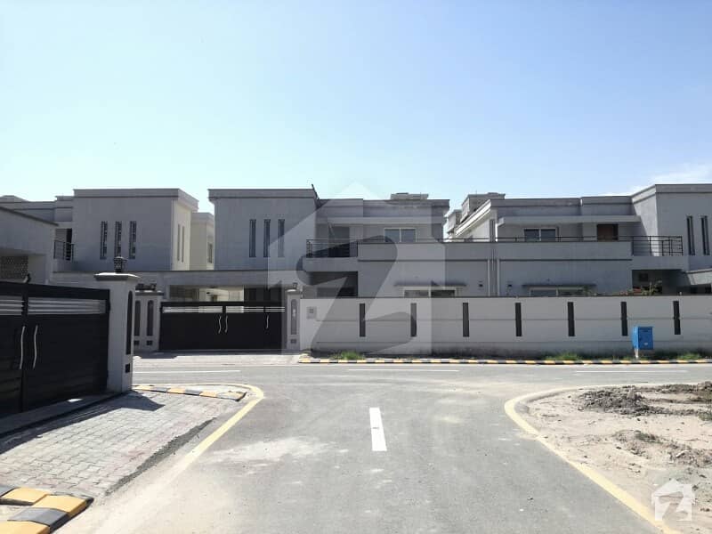 ایئرفورس آفیسرز ہاؤسنگ سکیم ملتان میں 4 کمروں کا 14 مرلہ مکان 2.7 کروڑ میں برائے فروخت۔