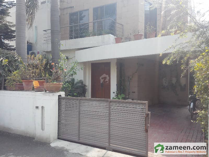 House For Rent Facing Canal In Garden Town Lahore