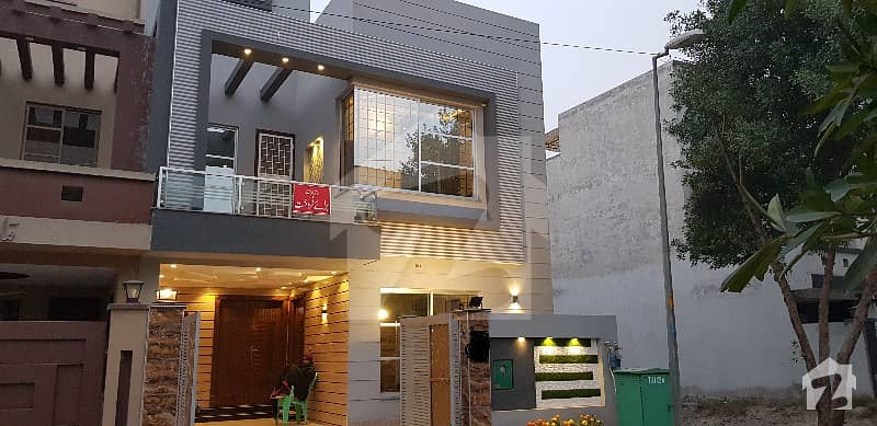 5 MARLA DESIGNER FINISHED HOUSE FOR SALE IN BAHRIA TOWN LAHORE