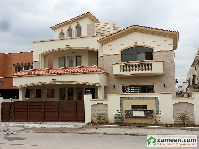 Bungalow For Rent In Firdous Market Gulberg Lahore