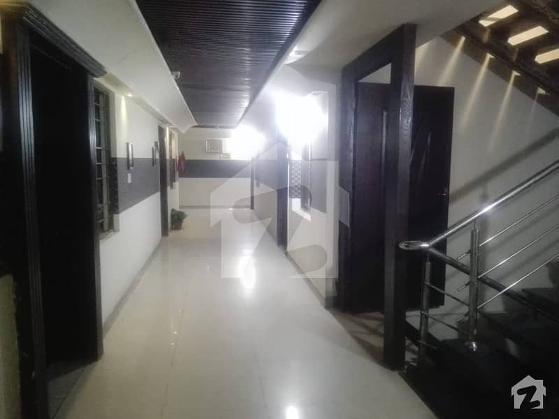 VIP LOCATION FLAT AVAILABLE IN BAHRIA TOWN LAHORE