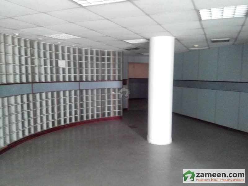 2 Kanal Building For Sale For  Resturent Boutiques Saloon Display Show Room