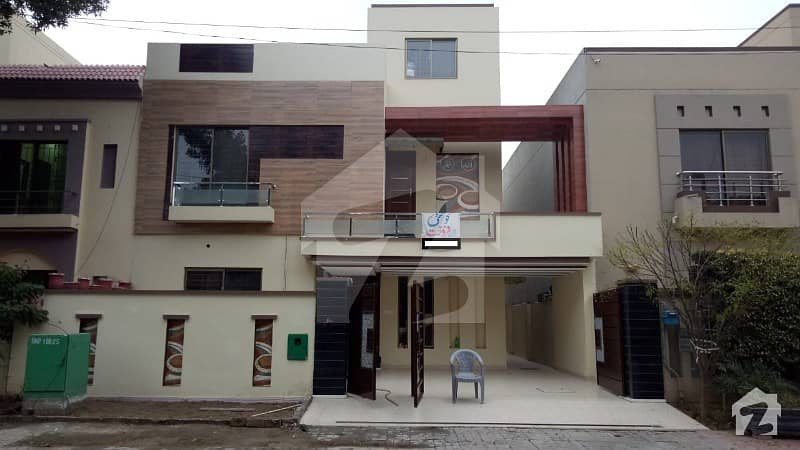 10 Marla Lavish House For Sale In Jasmine Block Sector C Bahria Town Lahore