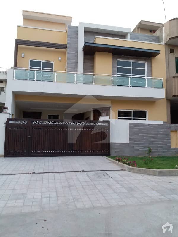Brand new 30x60 Luxury House For Sale In G 13