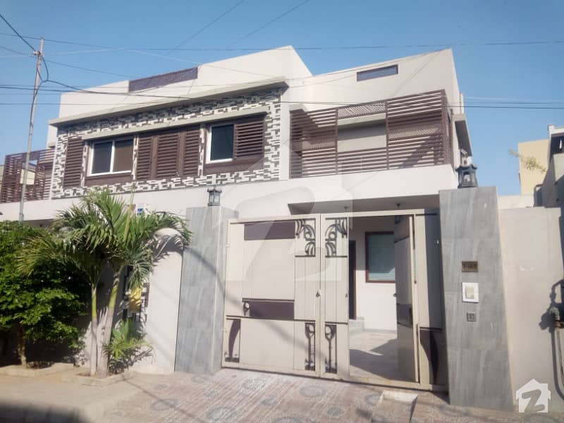 کلفٹن ۔ بلاک 4 کلفٹن کراچی میں 4 کمروں کا 12 مرلہ مکان 2.5 لاکھ میں کرایہ پر دستیاب ہے۔