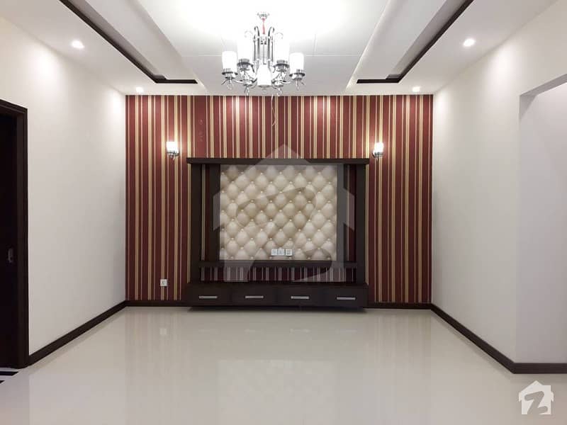 10 Marla Solid Work Like New House For Rent In Bahria Town Lahore