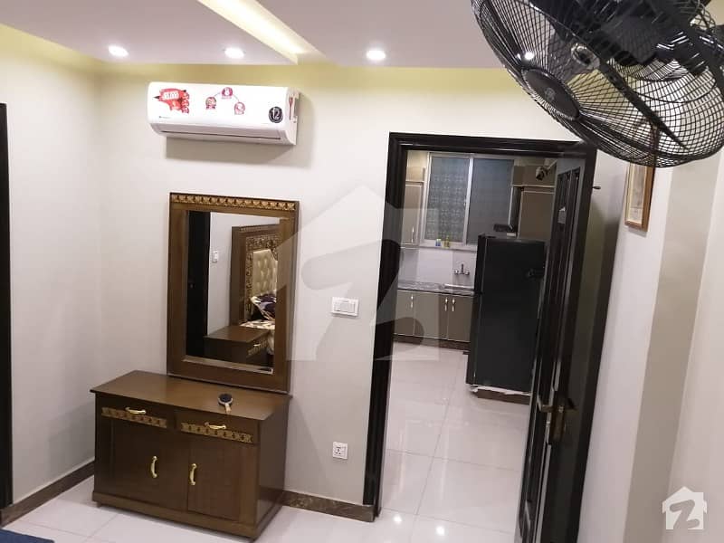 VIP LOCATION FURNISHED FLAT AVAILABLE IN BAHRIA TOWN LAHORE