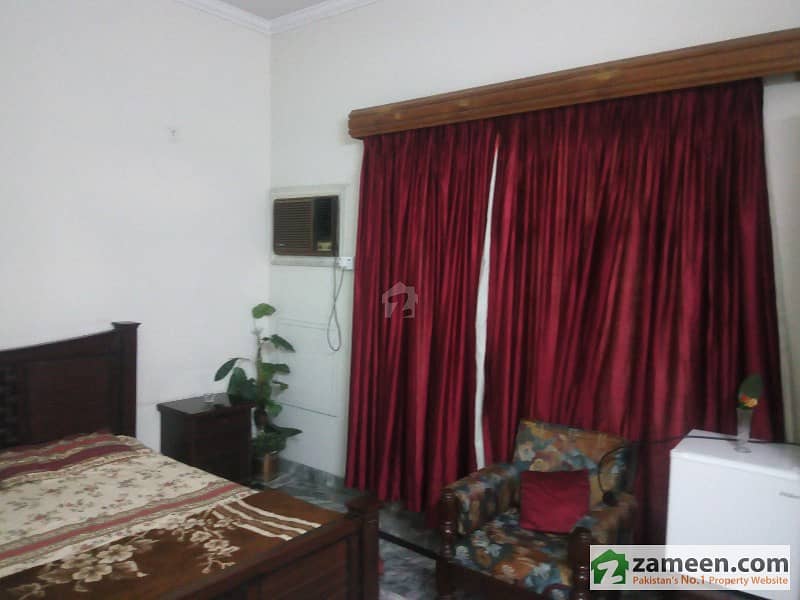 Zameen offer  1 Bed Fully Furnished Available For Rent  In DHA Phase 3 Block X Available For Only For Femail