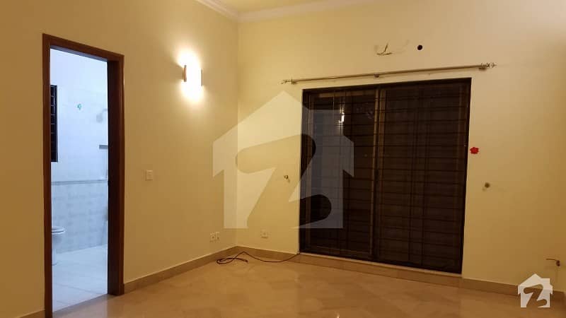10 Marla Double Unit House With Basement For Sale With Three Car Parking