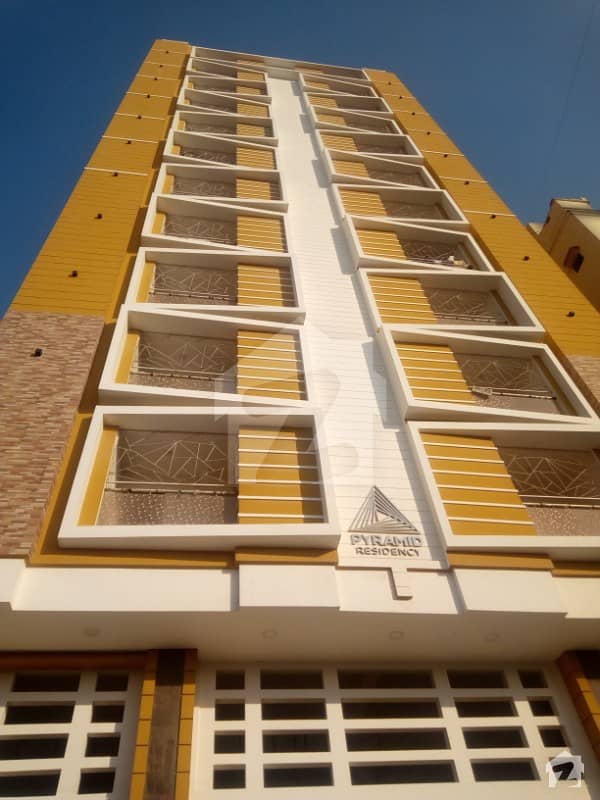 کلفٹن ۔ بلاک 1 کلفٹن کراچی میں 3 کمروں کا 6 مرلہ فلیٹ 2.15 کروڑ میں برائے فروخت۔